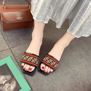 Net red ins word with sandals 2019 new flat open toe sandals female beach soft bottom slippers outside wearing women's shoes